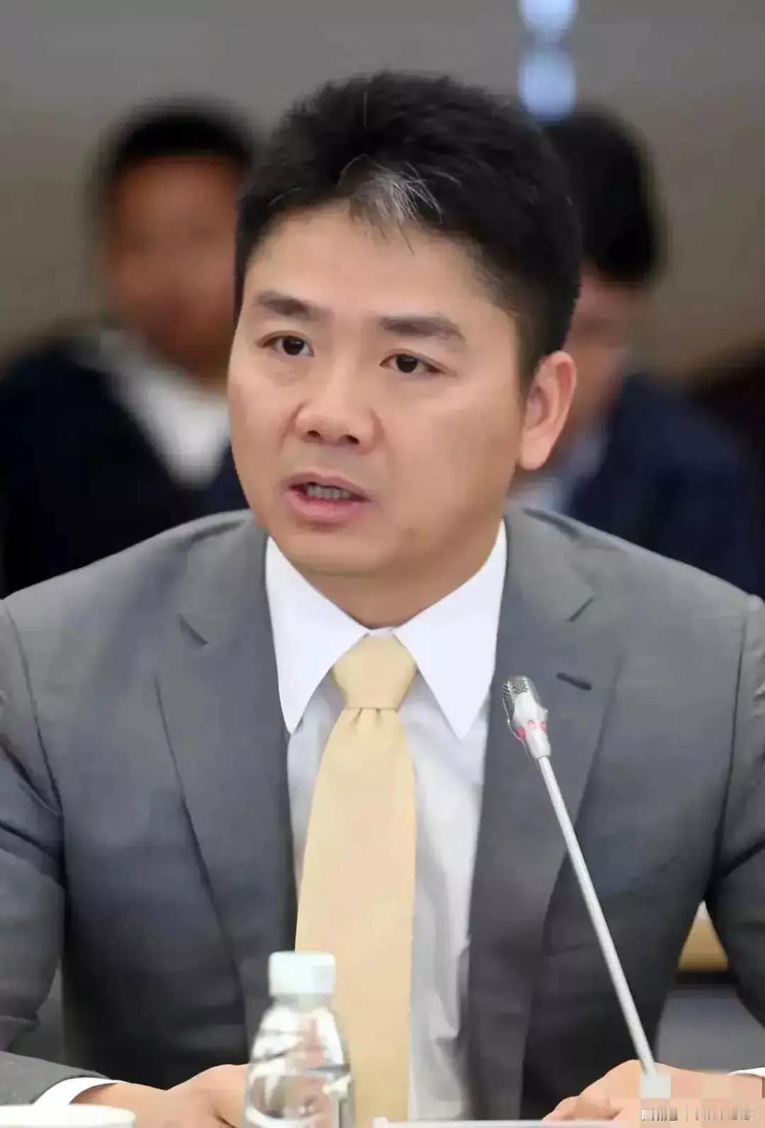 刘强东“捅马蜂窝”了！给骑手保险给子女发福利！这是要卷死同行