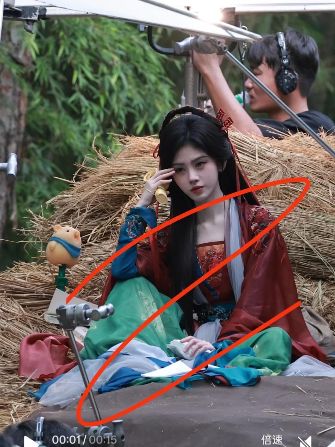 先注意到的是系统鼠鞠婧祎苏绿夏