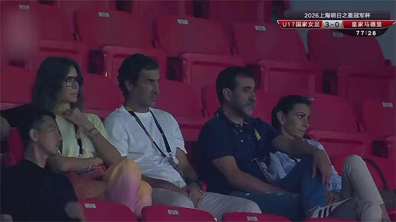 这球真漂亮！U17中国女足队长炸裂重炮破门，皮球击中横梁弹进
