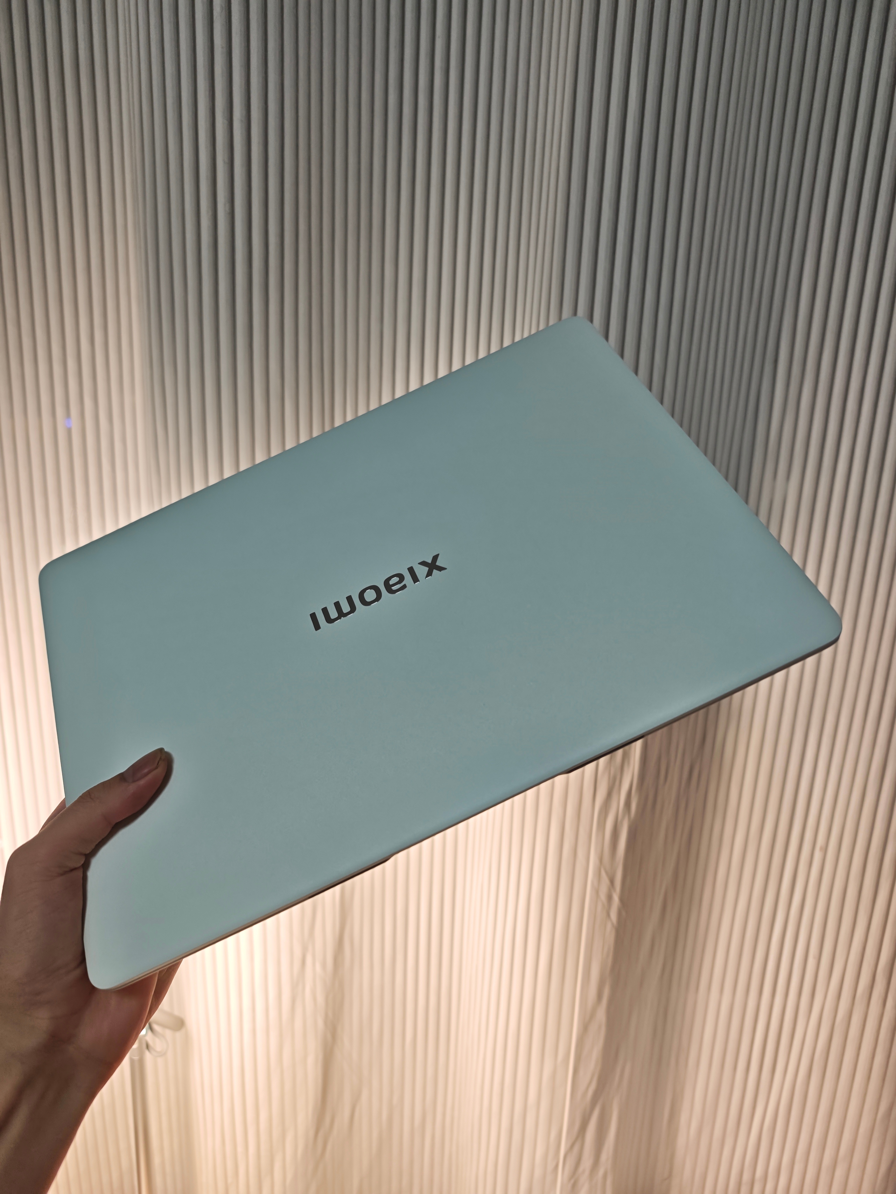 猪王说现在 Ultra X7 358H处理器的轻薄本的价格锚点已经来到了 110