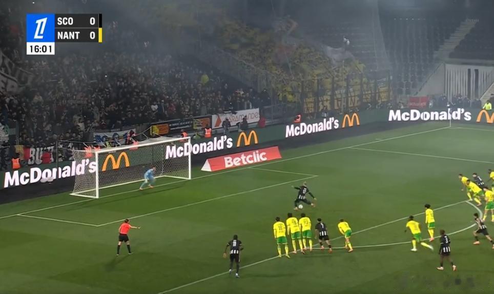 昂热vs特鲁瓦026法甲赛事方向：主胜年龄：1-0 2-1 3-1进球数：1 3