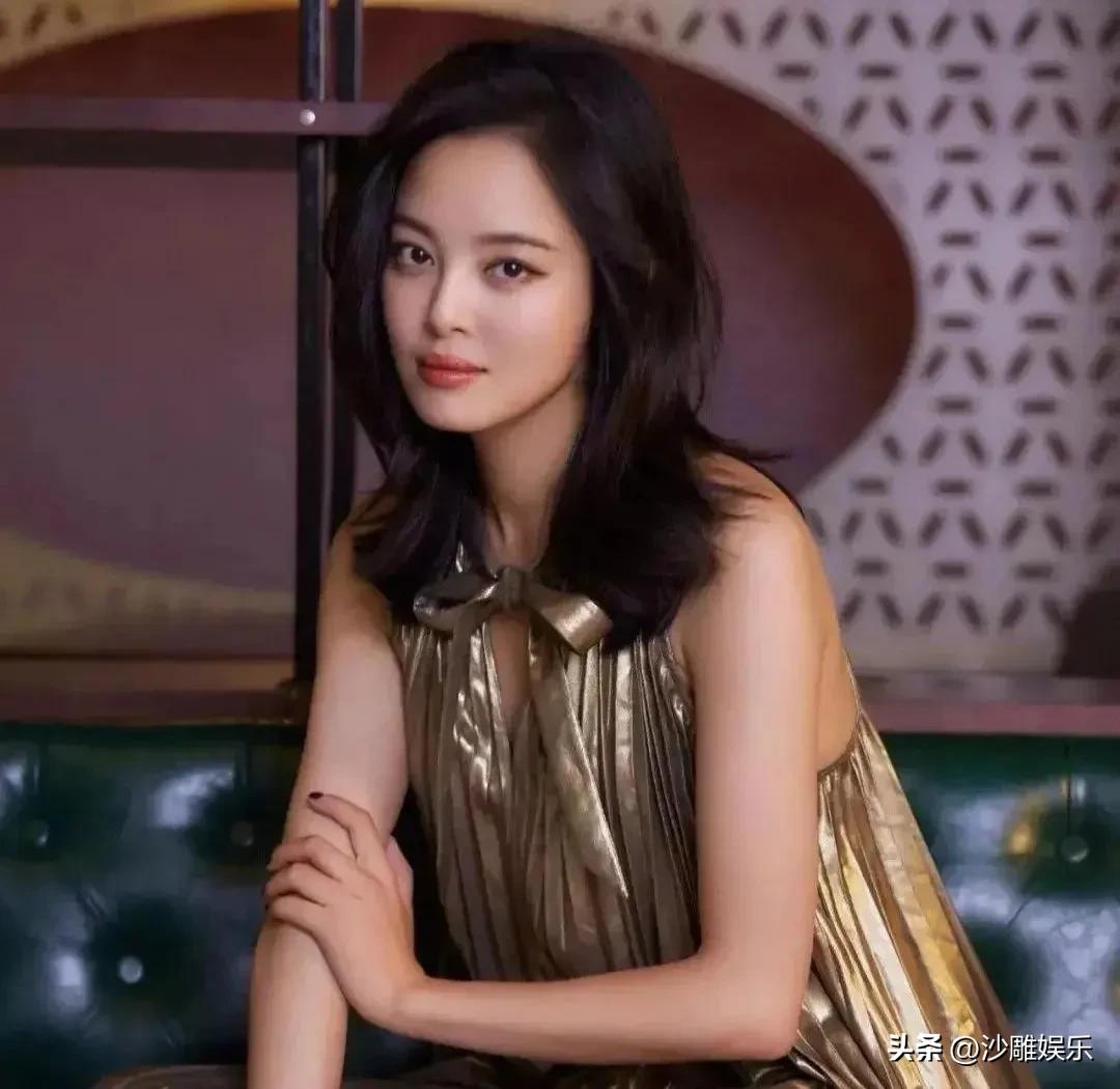 辛芷蕾，是个狠人！

3月22日，辛芷蕾突然冲上热搜，这回不是因为新剧，也不是因