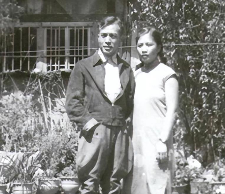 1938年，周恩来安排一女特工打入国民党内部，谁知她竟嫁给国军高官，身份暴露后，