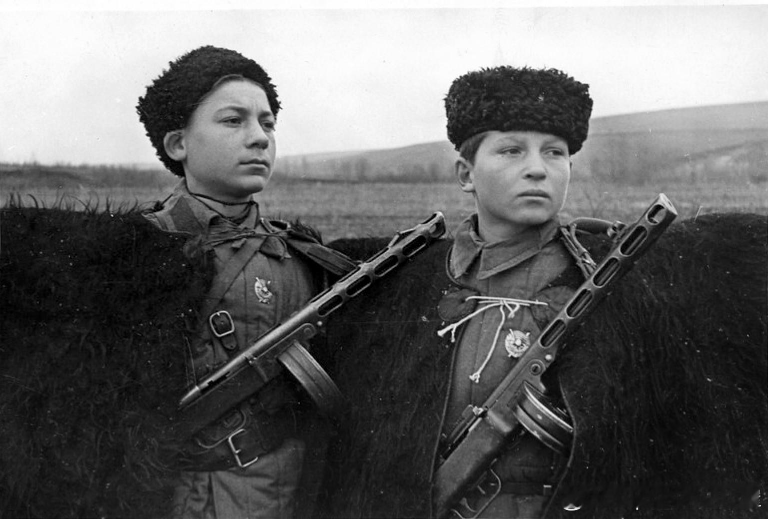 1942年11月苏军布良斯克方面军骑兵第7军骑兵第11师骑兵第256团2连侦察兵