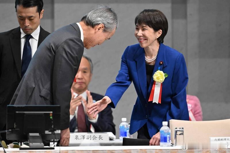 【高市早苗不爱“推杯换盏”拉关系，自民党内忧心加剧】海外新鲜事日本高市早苗 日本