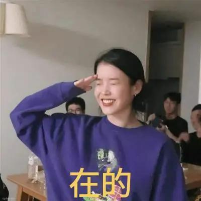 秋风凉添新装，人们都在准备秋天的衣服。