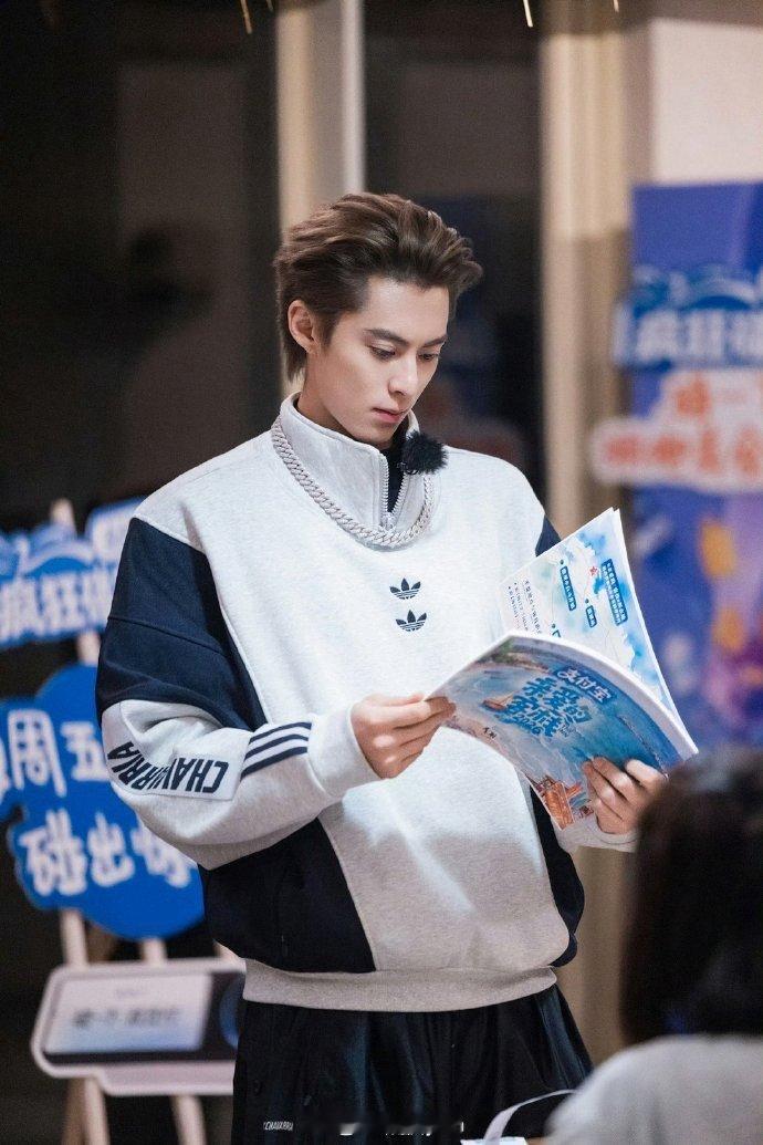 亲爱的客栈新年开工直播新年开工暖心相伴，亲爱的客栈直播来袭，一起热闹开启新征程！