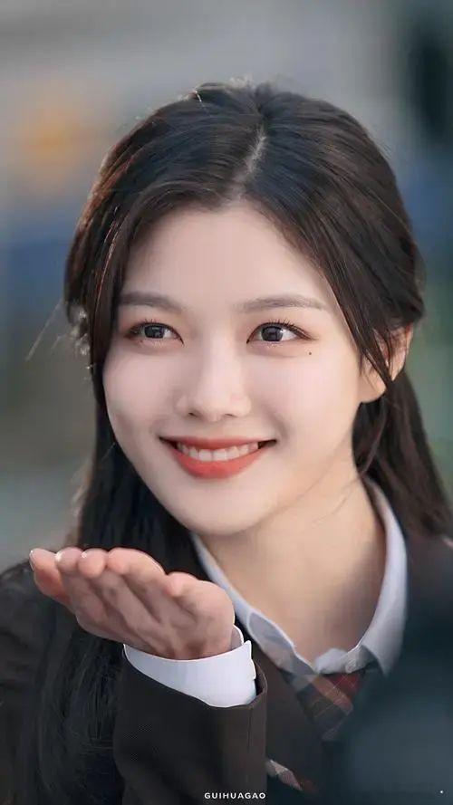 没想到，今天韩国影视圈的惊喜是金裕贞和李栋旭！6月4号一大早，演员金裕贞和李栋旭