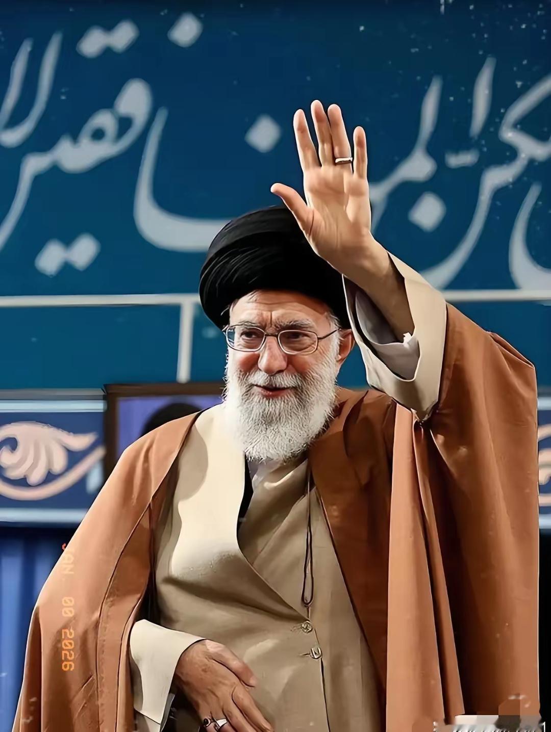 权力这玩意儿，真是比毒品还难戒。
看着哈梅内伊那颤颤巍巍的身影，还要死死攥着伊朗