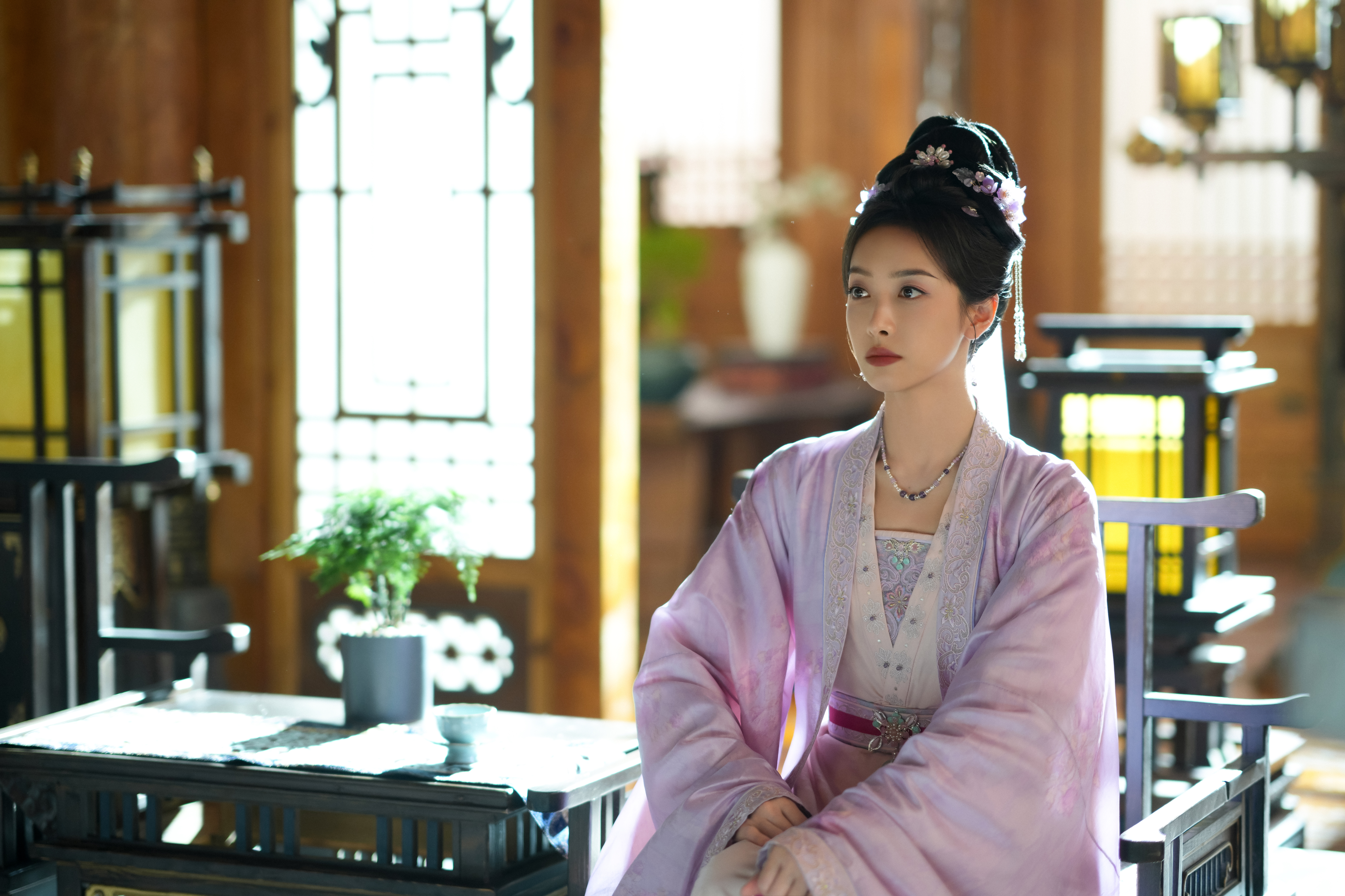 楚瑜这套紫衣真嘟好漂亮