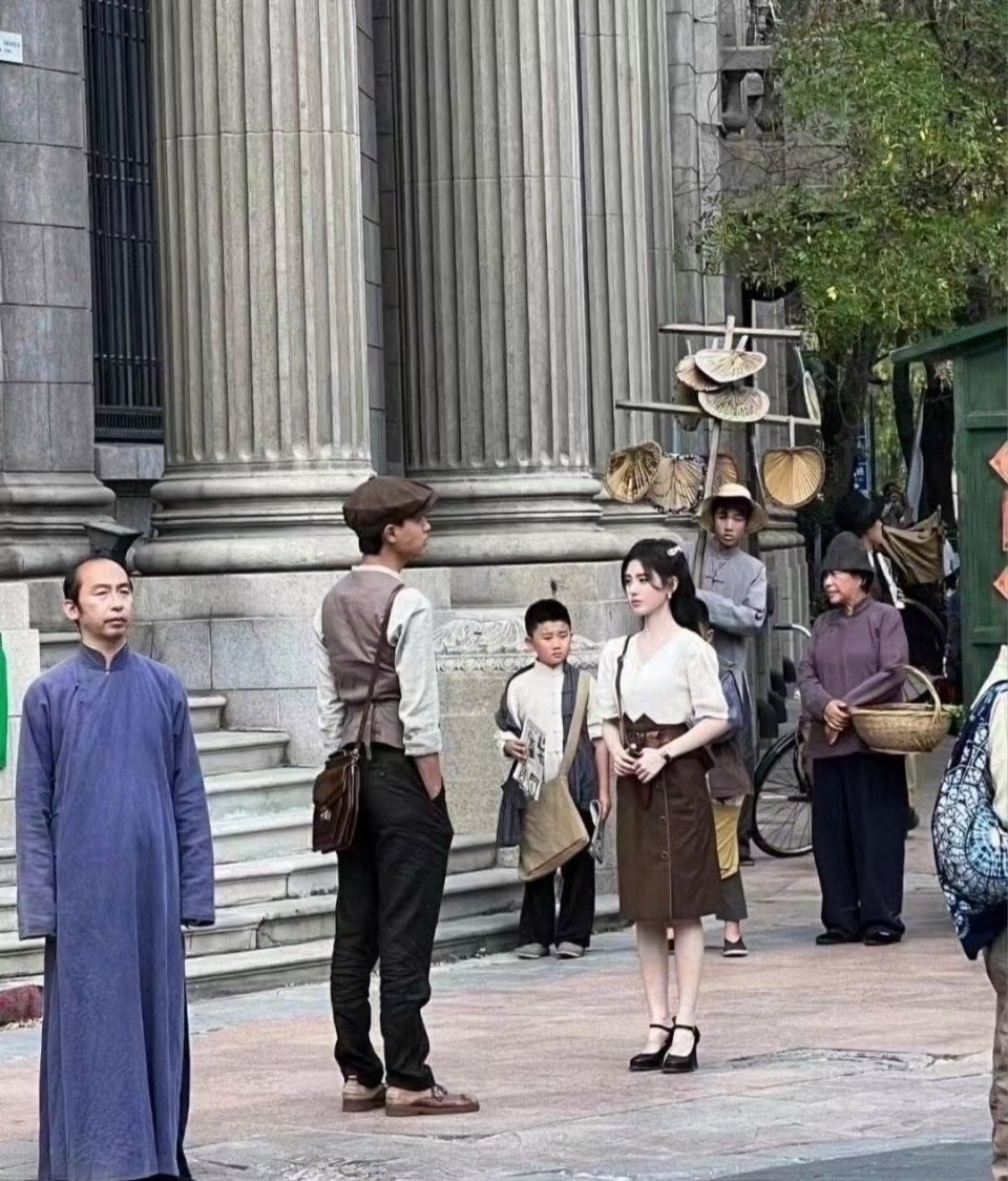 刘大锤镜头下的鞠婧祎 脸还是很抗打的 ​​​