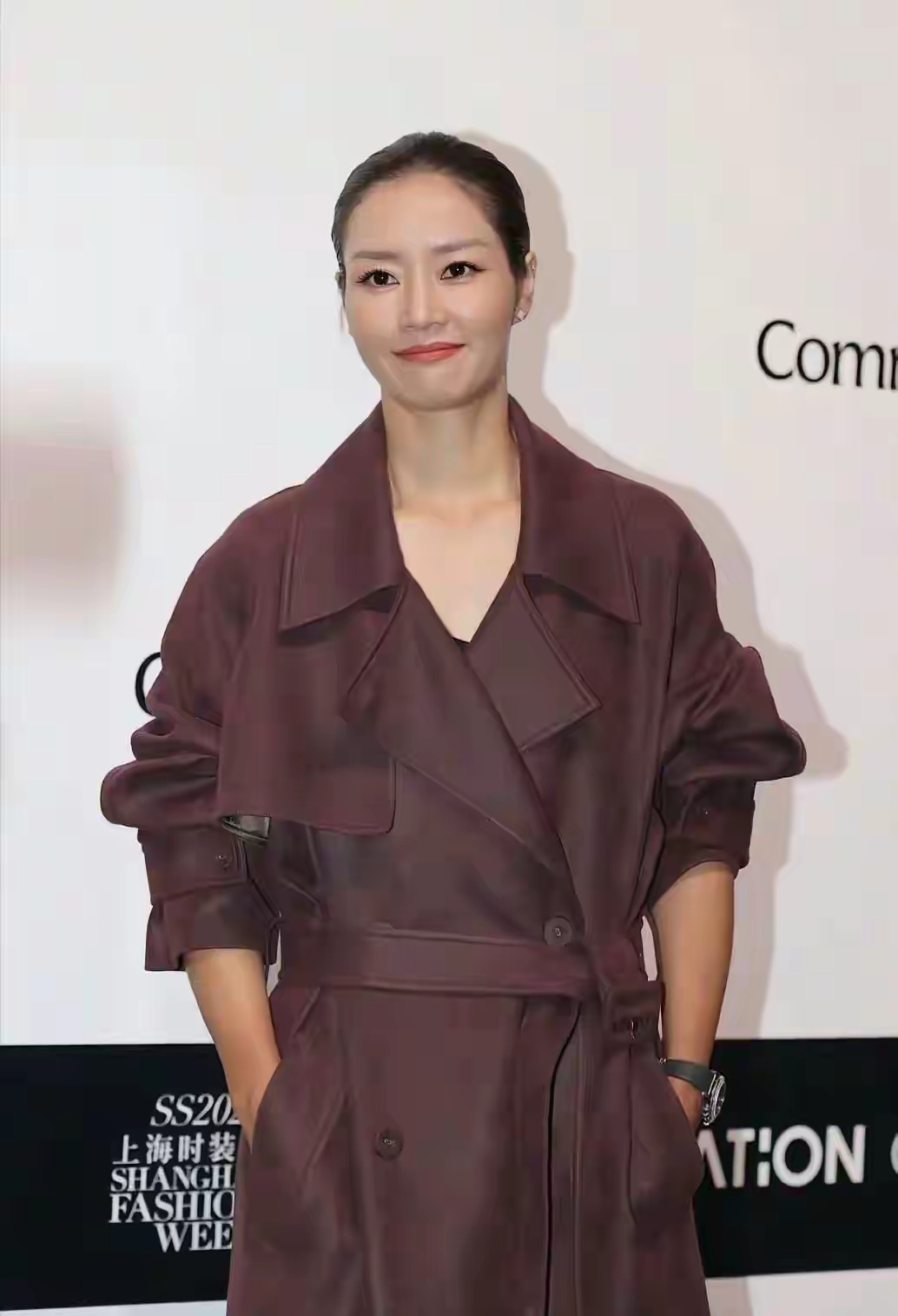 44岁李娜现状：退役多年成富婆，儿女双全，越来越美丽了 