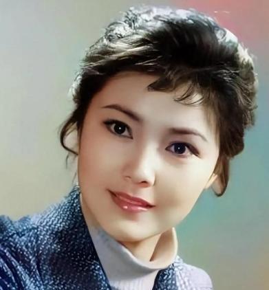 1984年，姜黎黎被查出疑似癌症，她流着泪劝男友：“你另找个人好好过。”汪宝生含