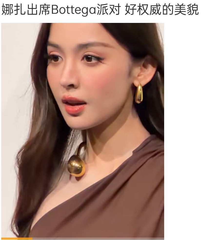 我印象他不是有COACH的代言吗？怎么还去给别的品牌站台？ 