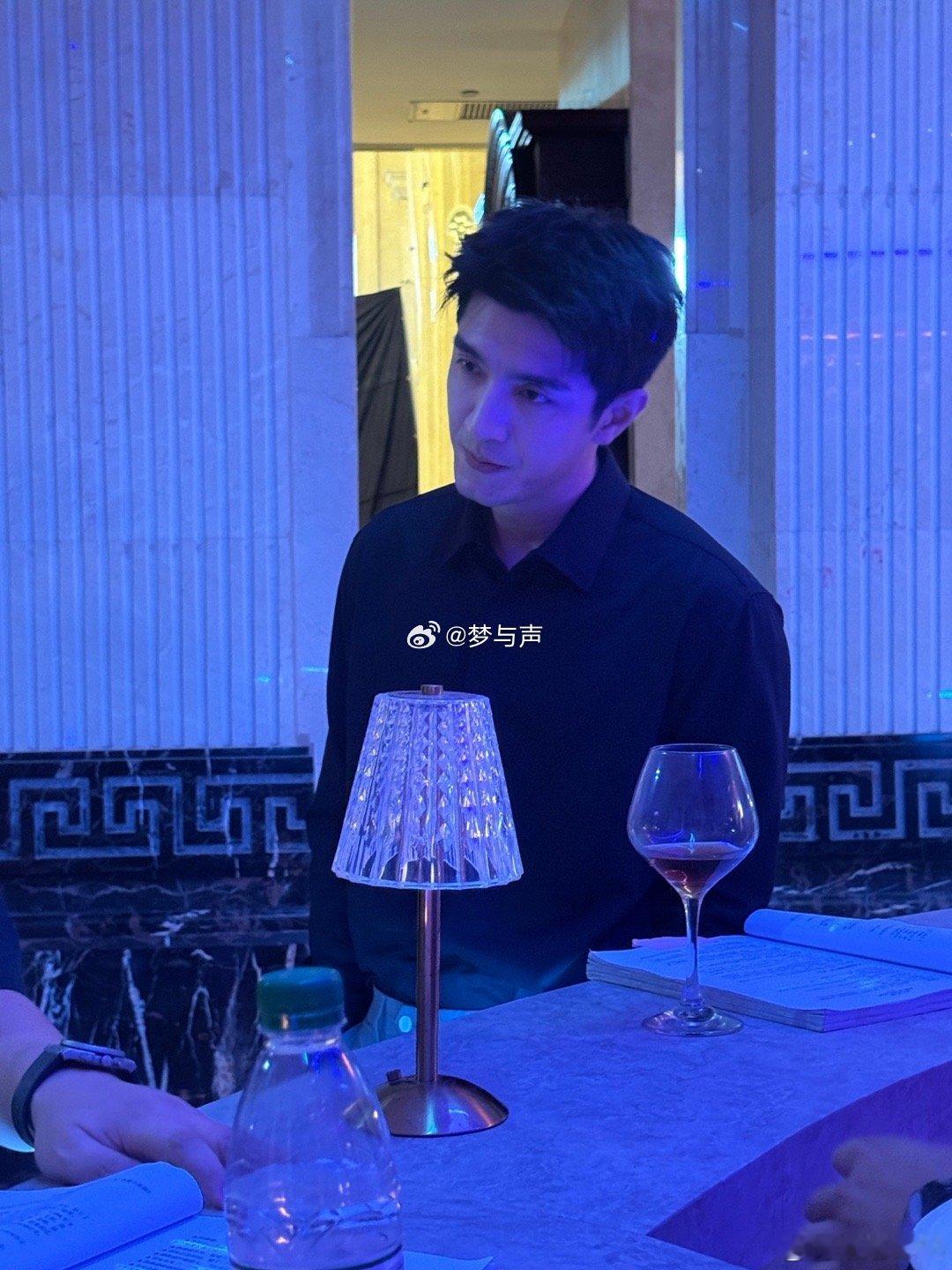 这是金瀚那他是谁 当然是演员金瀚！从《楚乔传》到多部热播剧，他一步步用扎实的角色