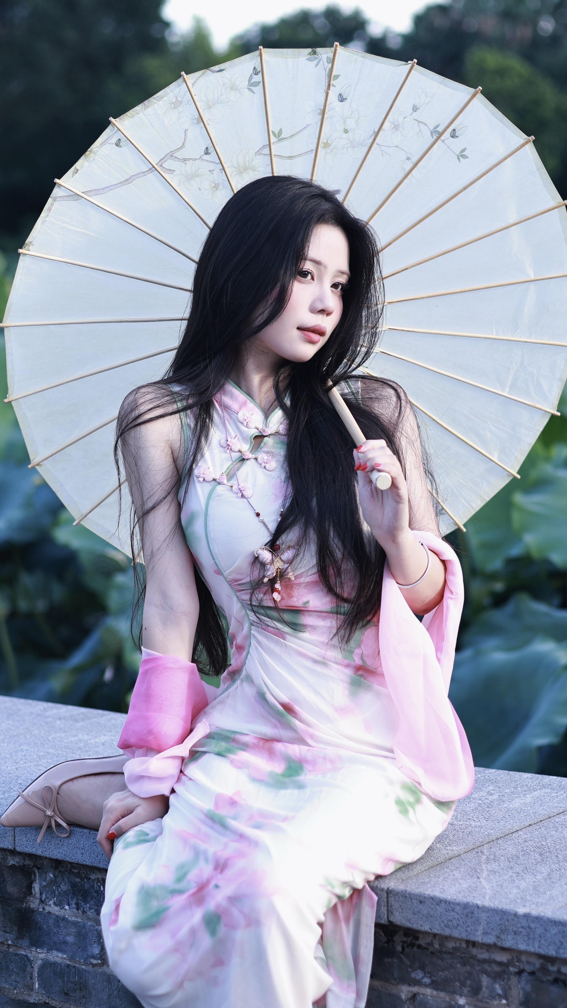 望尽那几许 回眸余光里。