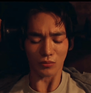 于适这到底想表达什么呀？这演技也太浮夸了 ​​​