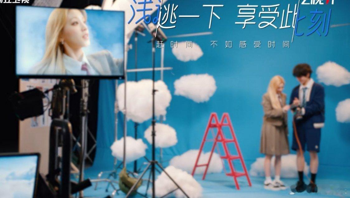 张真源拍的宋雨琦宋雨琦张真源慢下来一起享受美好 宋雨琦张真源轻装上阵的秘诀：慢下
