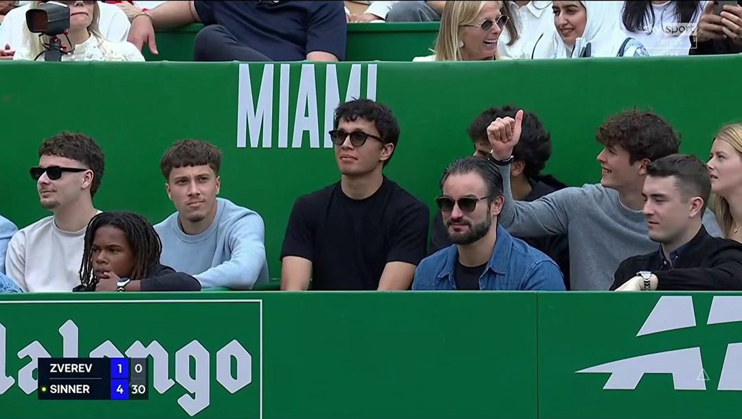 今天来了3人原本这周F1车手应该在巴林的不止3人，还有奥斯卡f1