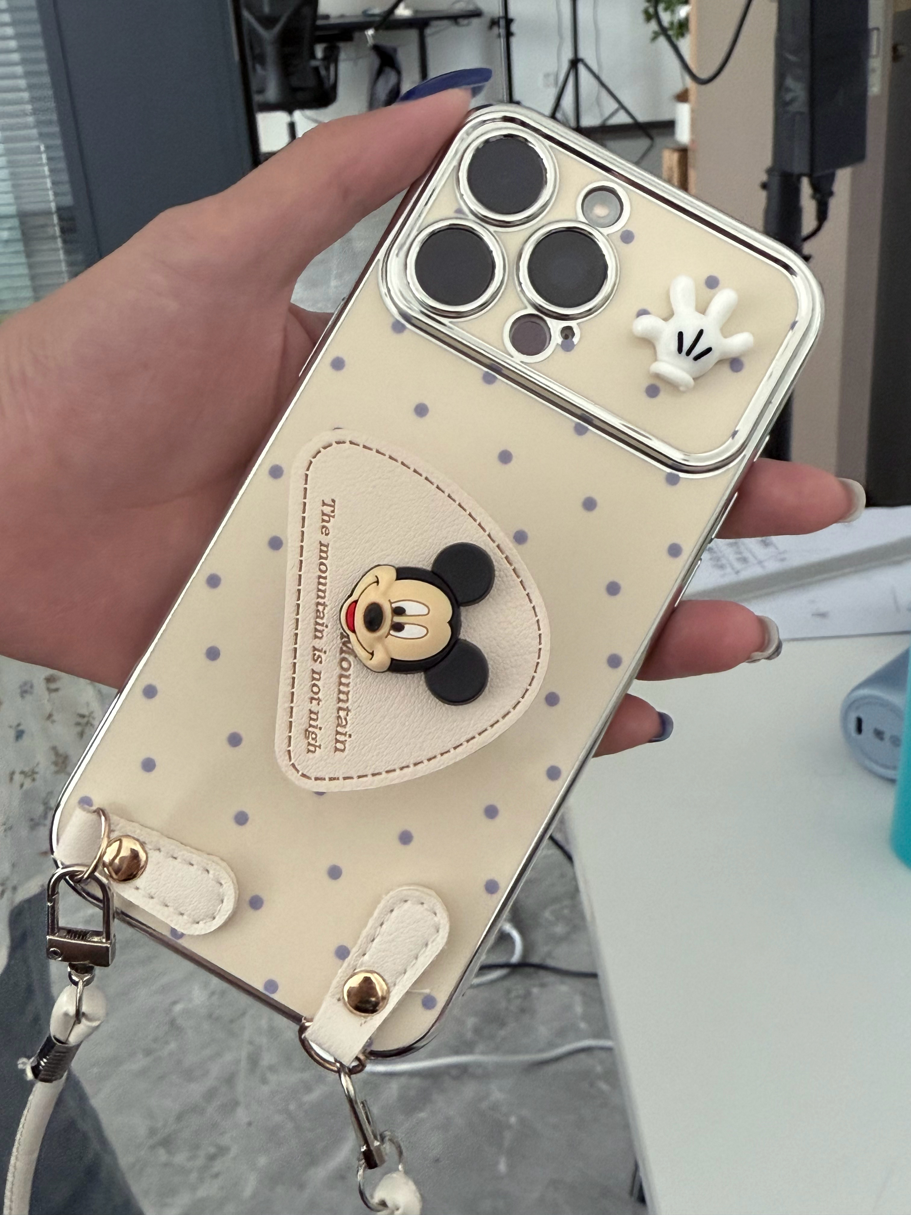 早早的就用上iPhone 17Pro Max了。实际就是给16换个手机壳，提前感