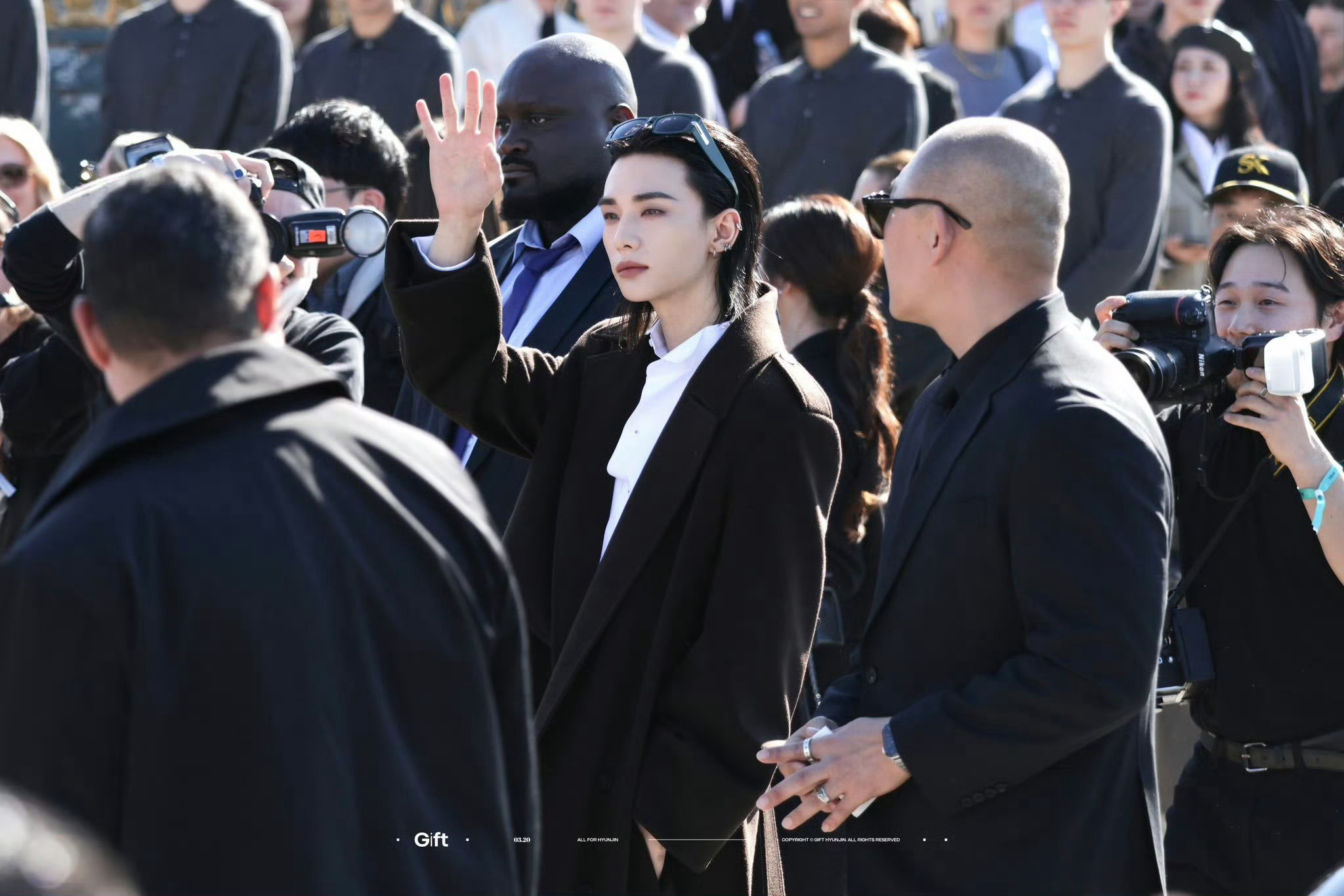 嗑颜botDIOR大秀黄铉辰Dior大秀 G社生图➕饭拍 