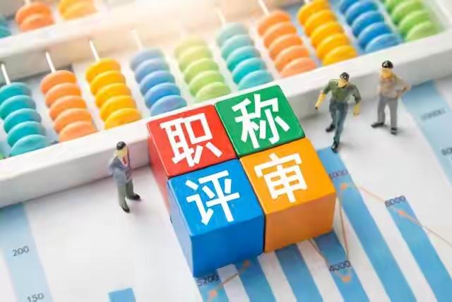 当我们谈及乡村振兴，许多人第一反应或许是基础设施的改善，或是现代农业的推广。然而