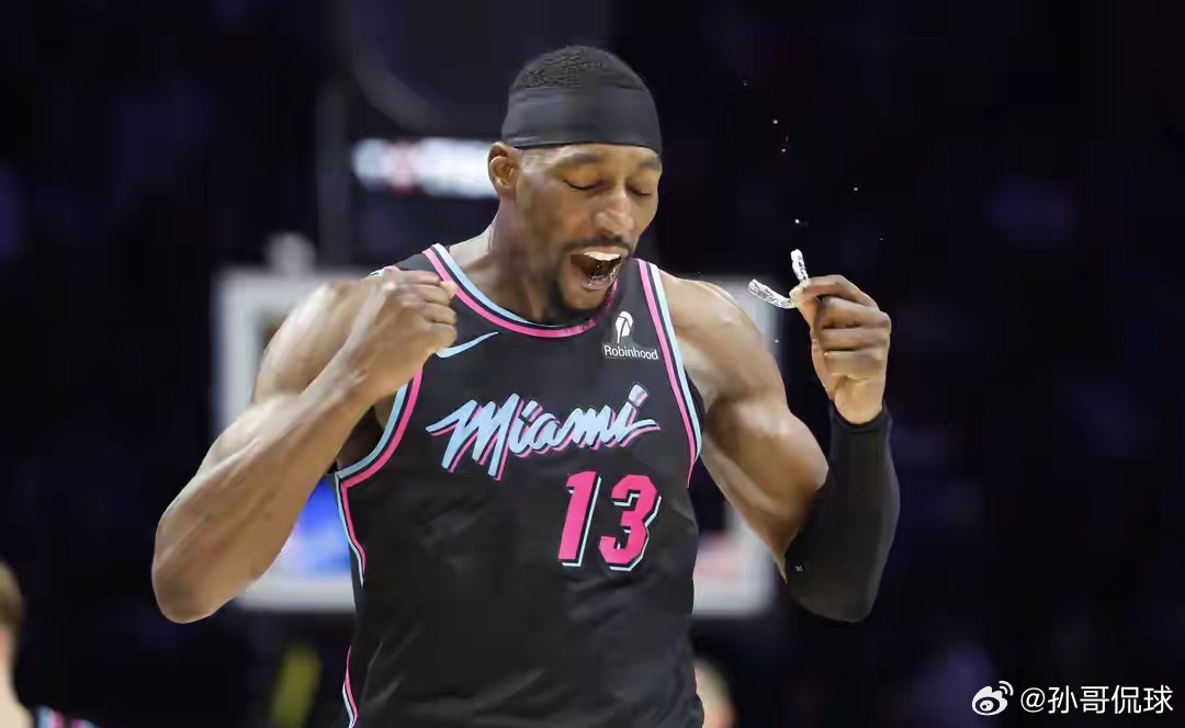 nba 阿德巴约半场43分！中锋打出后卫级得分秀！北京时间3月11日，热火对阵奇