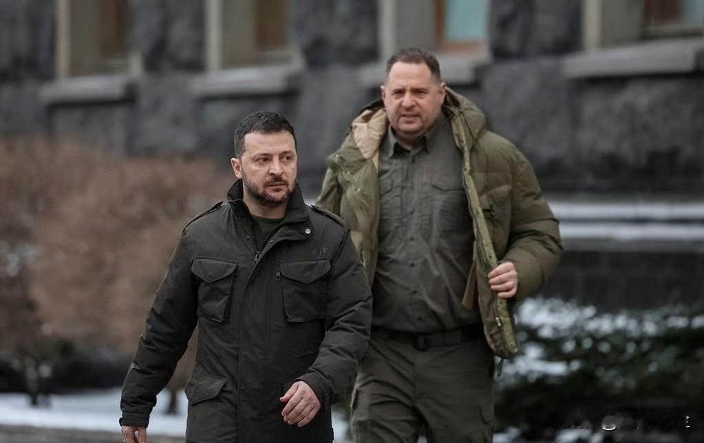 英国天空新闻: 泽连斯基失去了他那位高大的得力助手，将会显得孤立无援。 ​​​