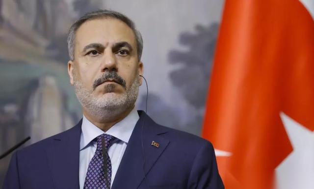 据土耳其国防部3月4号的消息，伊朗发射的一枚导弹在穿过伊拉克和叙利亚领空后，一头