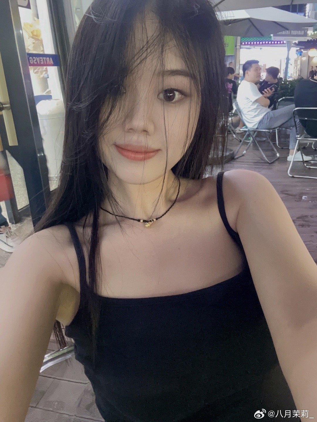 做了个噩梦 那种恐惧感 好像以后的生活就是那样 幸亏是梦 吓死我了真[晕] ​​