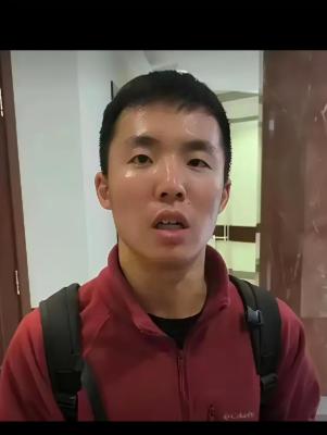 这几天，陈宇昕的父母承受的压力比谁都大。几十万留学费换来一张遣返机票？陈宇昕父母