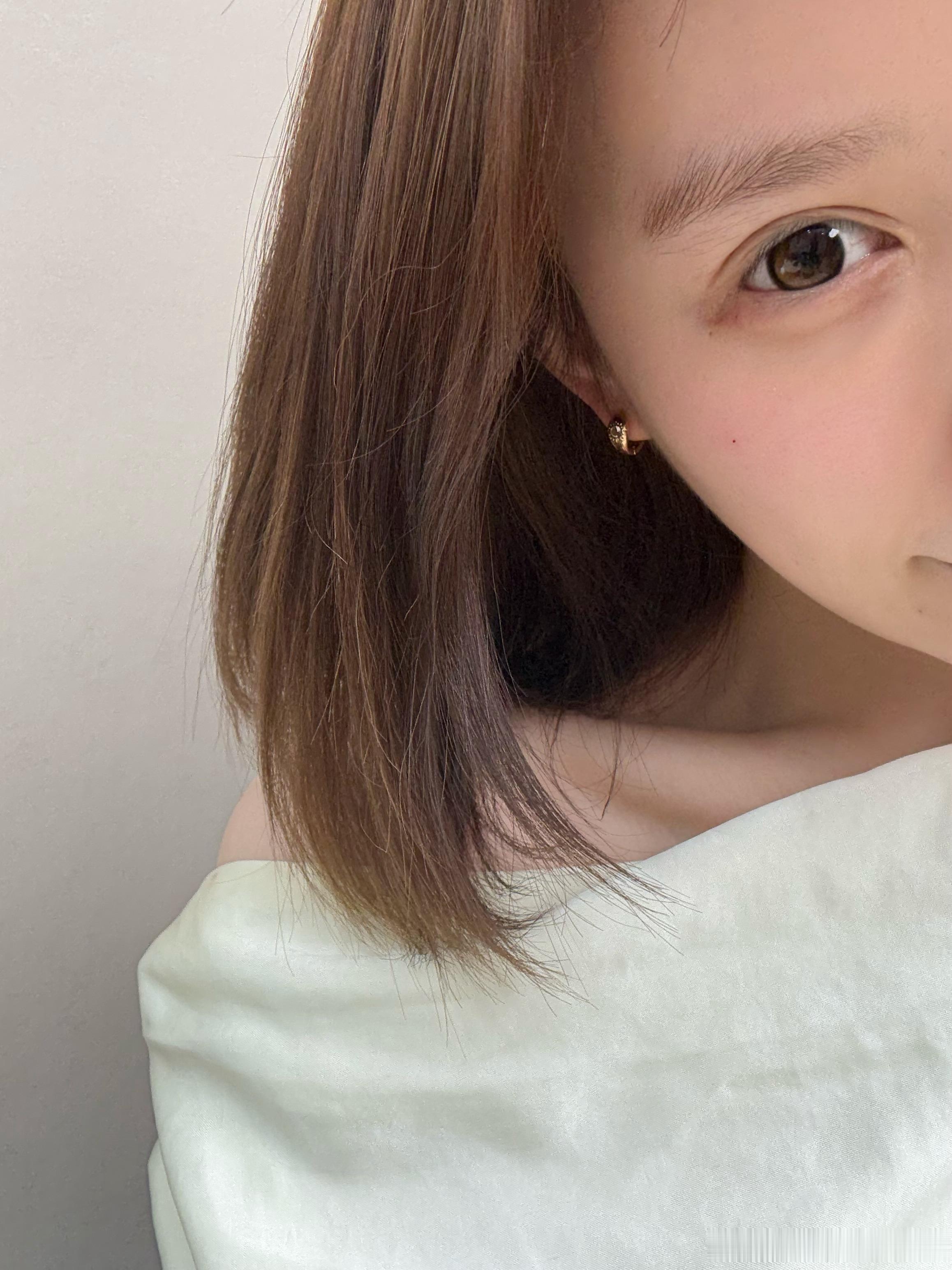 来捏脸了汇报一下第一次打卧蚕！！！有种平时化完妆之后的肉感哈哈哈哈还有下巴和下颌