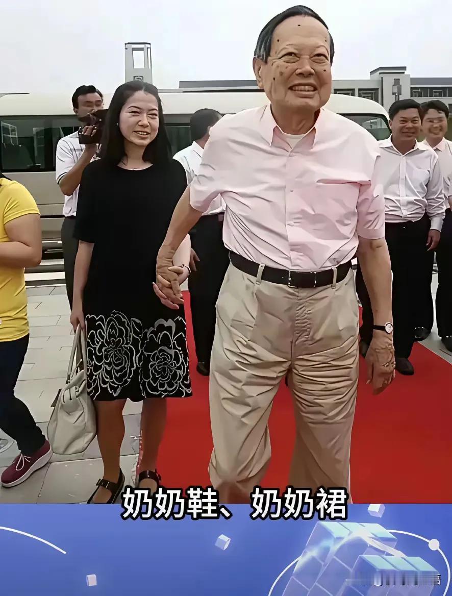 当年两人喜结连理时，翁帆28岁，博士82岁，翁帆风华正茂，博士已风烛残年，都以为