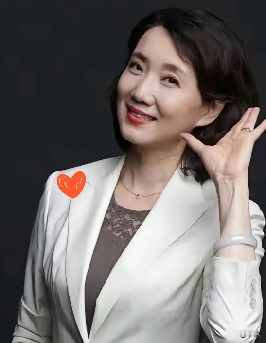 李修平幸不幸福我不知道，
​但是我觉得以后会遗憾。
但很多人看完她的经历，都会忍