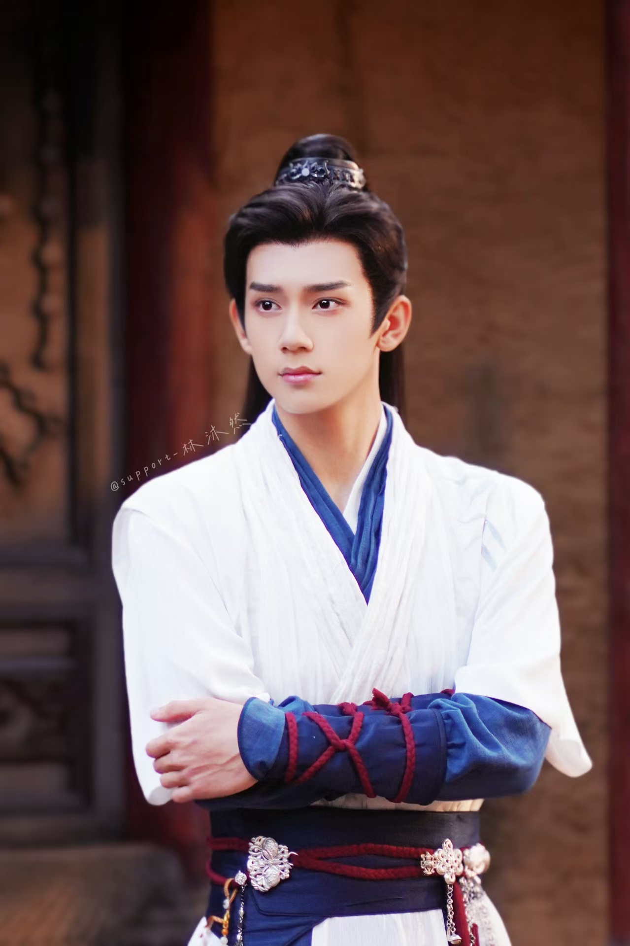 又发现一个新帅哥，林沐然烟雨神游记路透，白衣少年意气风发，黑衣蒙面神秘莫测。05