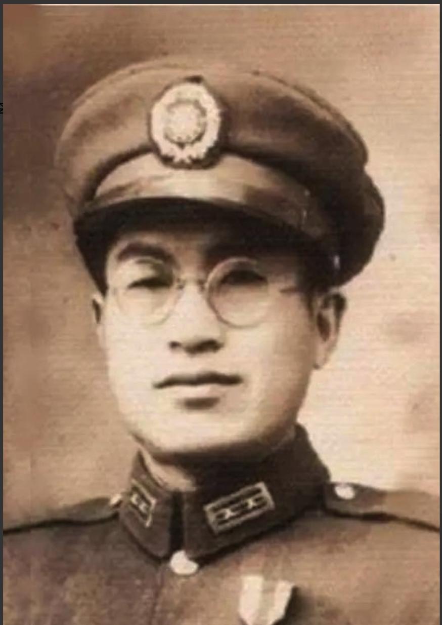 1974年，黄杰探望病危的李延年，见其家徒四壁、孤苦无依，怒骂：“李天霞害人不浅