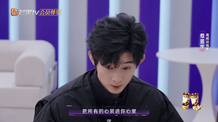 危晋宇淡人唱歌也是淡淡的声鸣远扬男中音危晋宇，淡然演绎经典，将《你是这样的人》唱