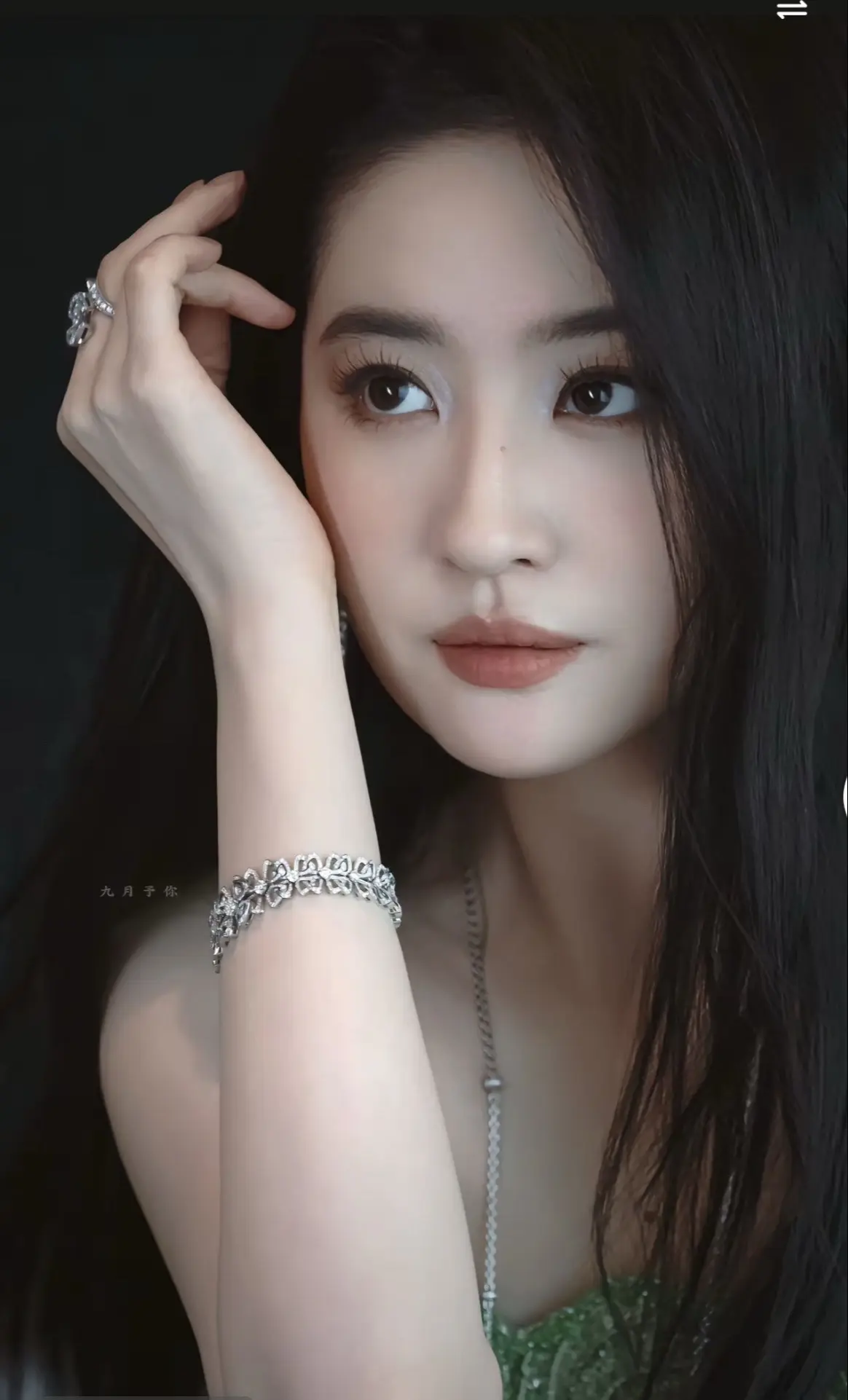 没事多提高你的认知吧 学到脑子坦荡荡 要不然你雌竞的路可不好走啊
