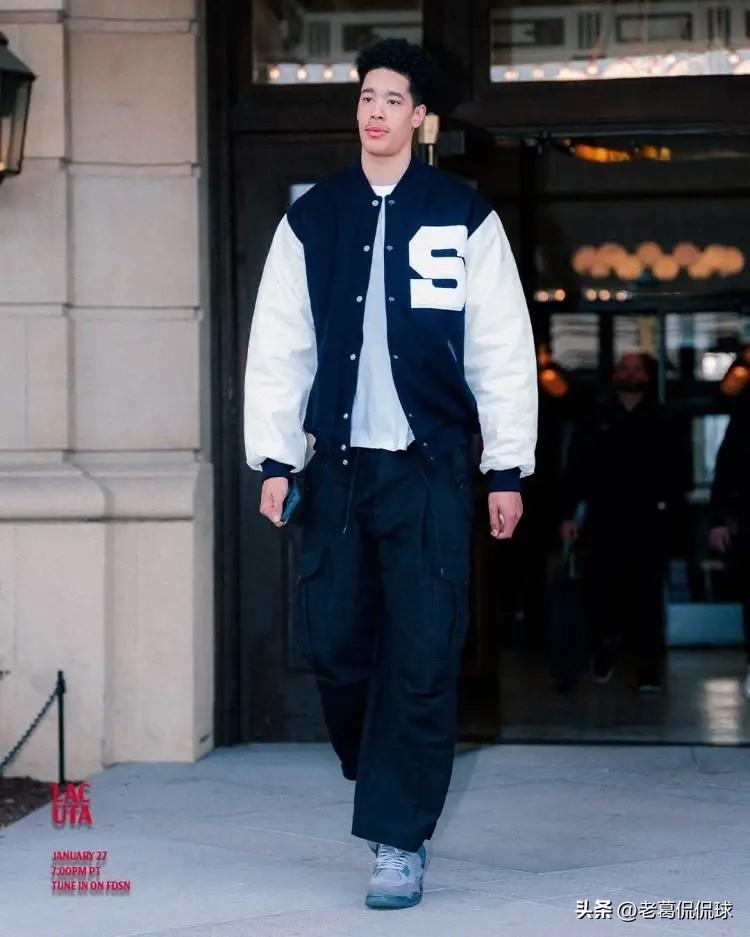 下面是一条关于快船新秀尼德豪泽的重大坏消息！今天快船官方宣布，球队中锋尼德豪泽遭