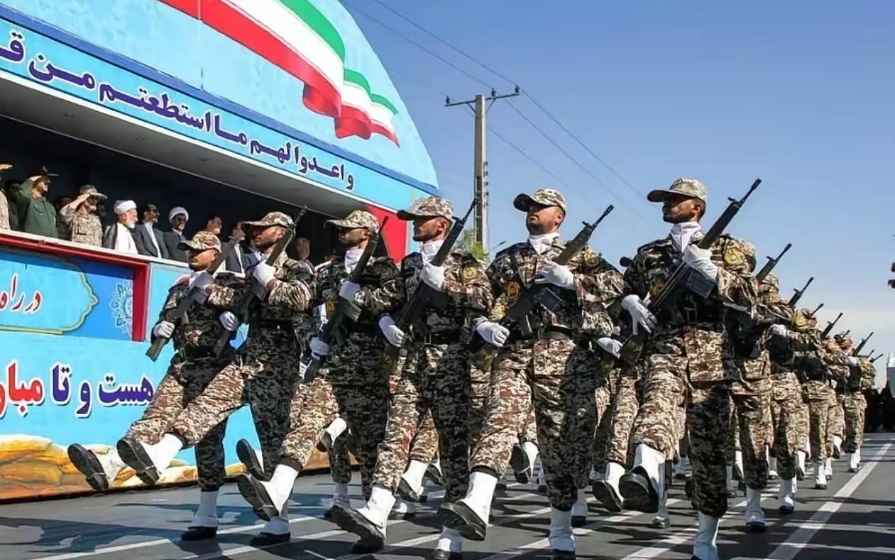 伊朗越挫越勇，似乎正在为地面战争做准备。
        据媒体3月26日报道，