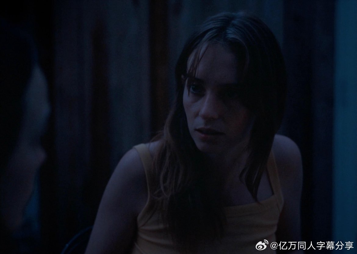 短片《非演员》，由伊丽莎·巴里·卡拉汉执导，梅耶·霍克和维多利亚·佩德雷蒂主演，
