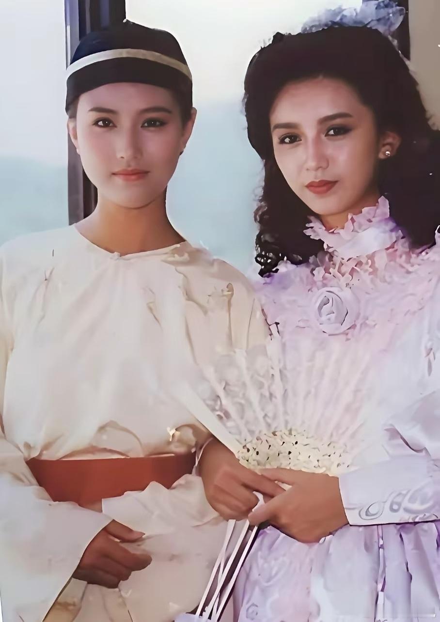 曾华倩：双姝妆造相映争妍 