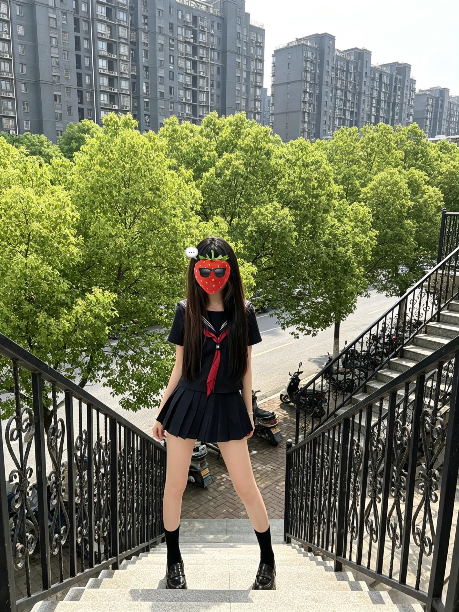 日常校园穿搭 女大学生校园穿搭 女高中生的清纯校园穿搭 百褶裙少女 青春女大穿搭