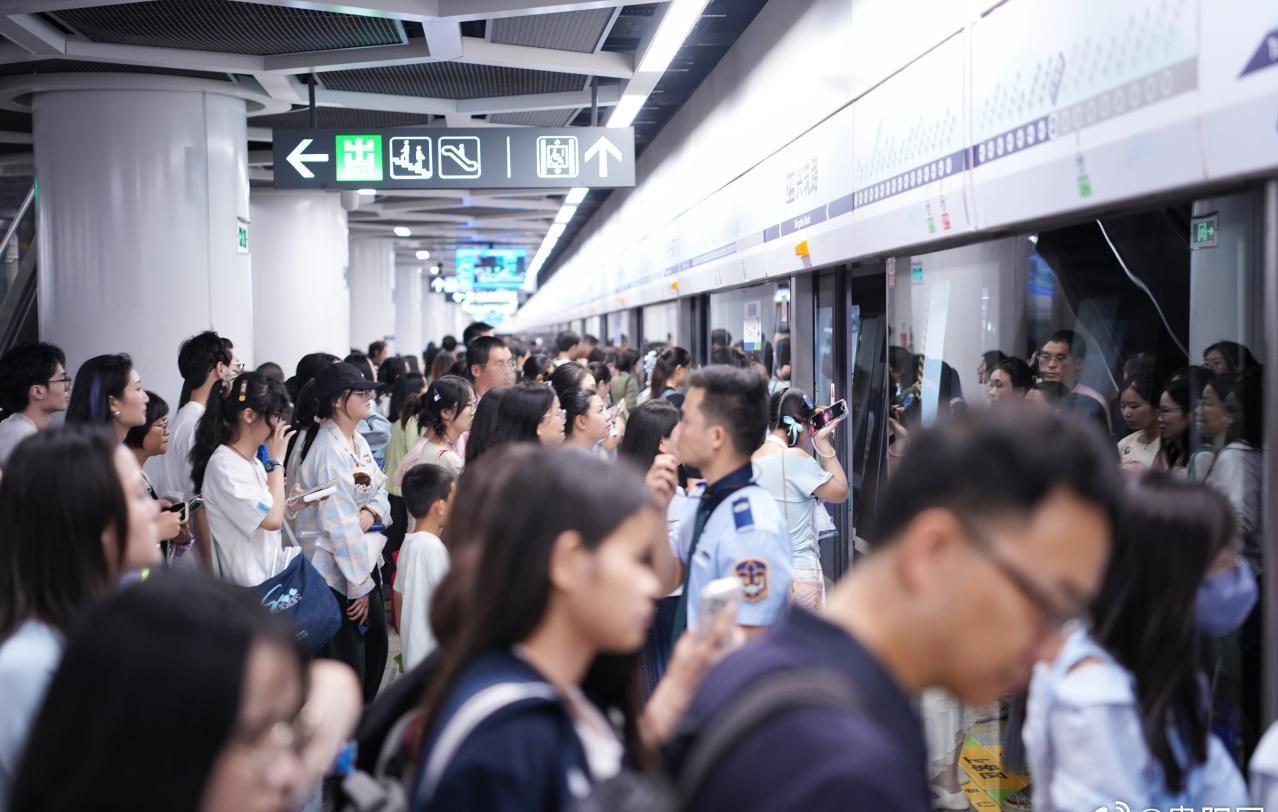 【暑运期间贵阳地铁客运量创历史新高 】2025年暑运（7月1日至8月31日）期间