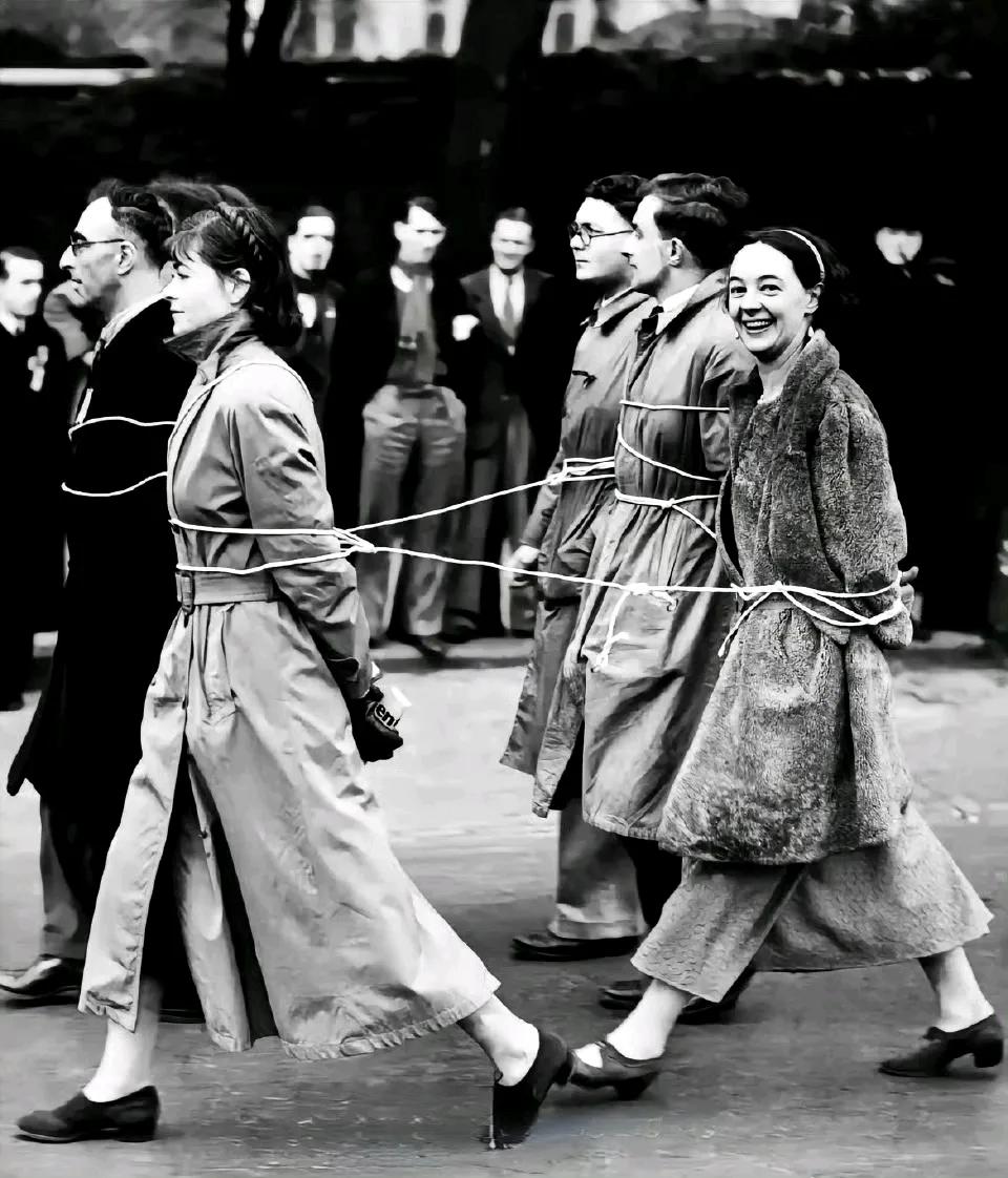 1933年伦敦就为了争取一天8小时工作制就示威游行了，不知道他们现在实现没有。十