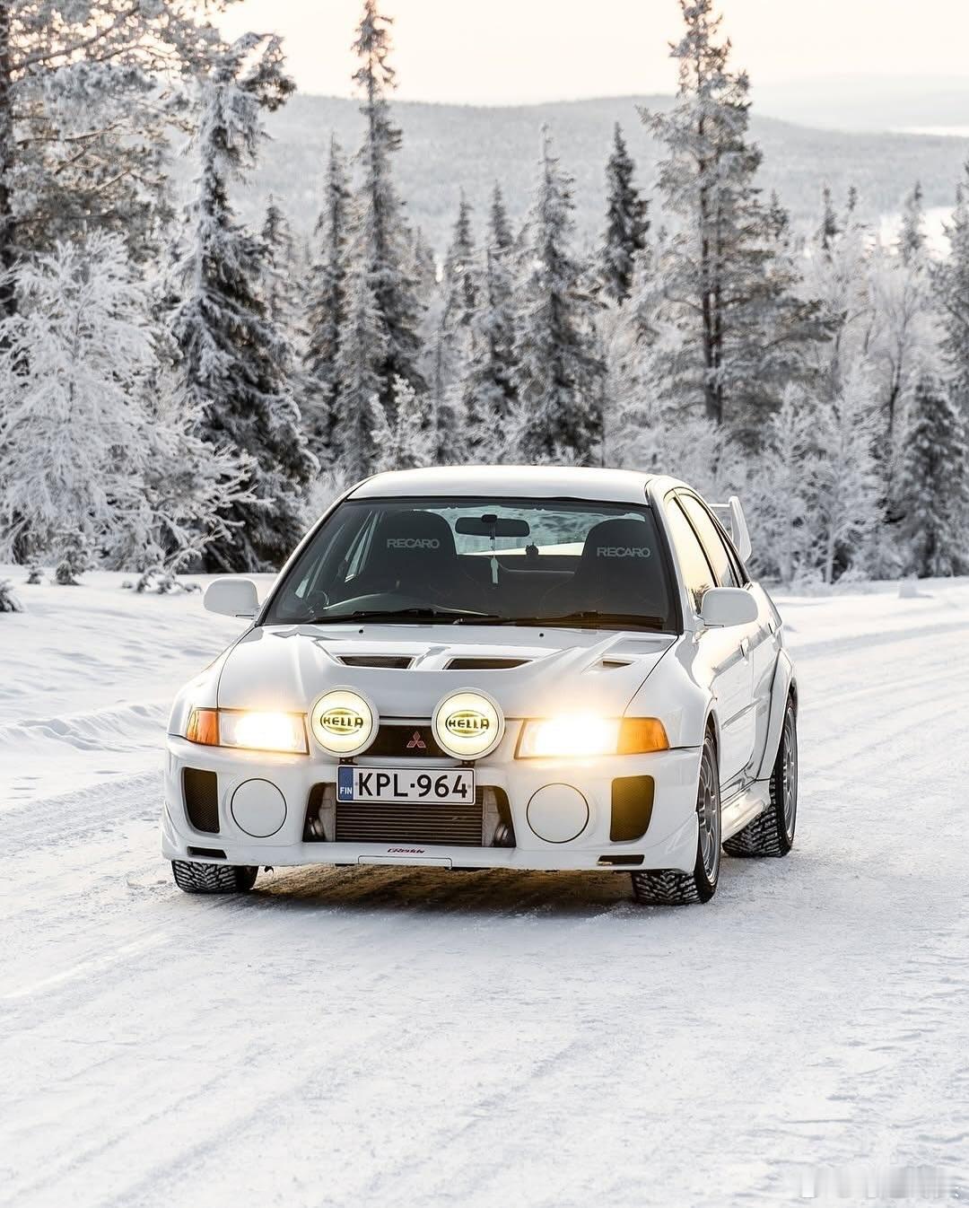 JDM    Lancer Evo + Enkei RPF1 + Recaro 