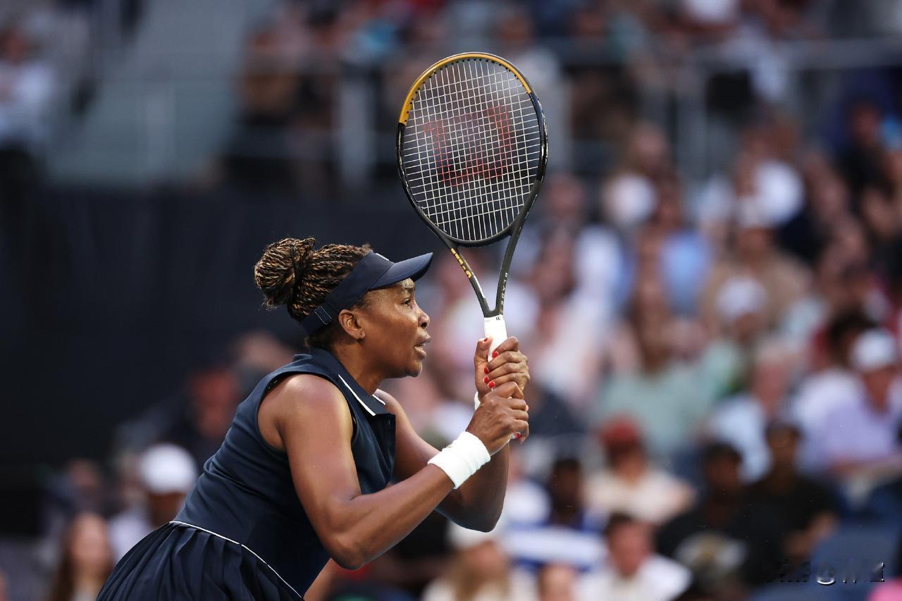 7冠王，6连败！
尽管拥有包括5个温网、2个美网在内的7个大满贯女单冠军，但岁月