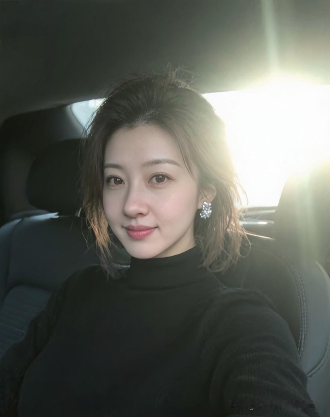 爱情最好的模样，
不是轰轰烈烈的誓言，
而是两颗心在岁月中慢慢靠近，
最终为了彼