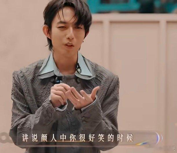 黄霄雲用一个头像逗笑林宥嘉黄霄雲这操作绝啦，用费翔头像加林宥嘉好友，成功让林宥嘉