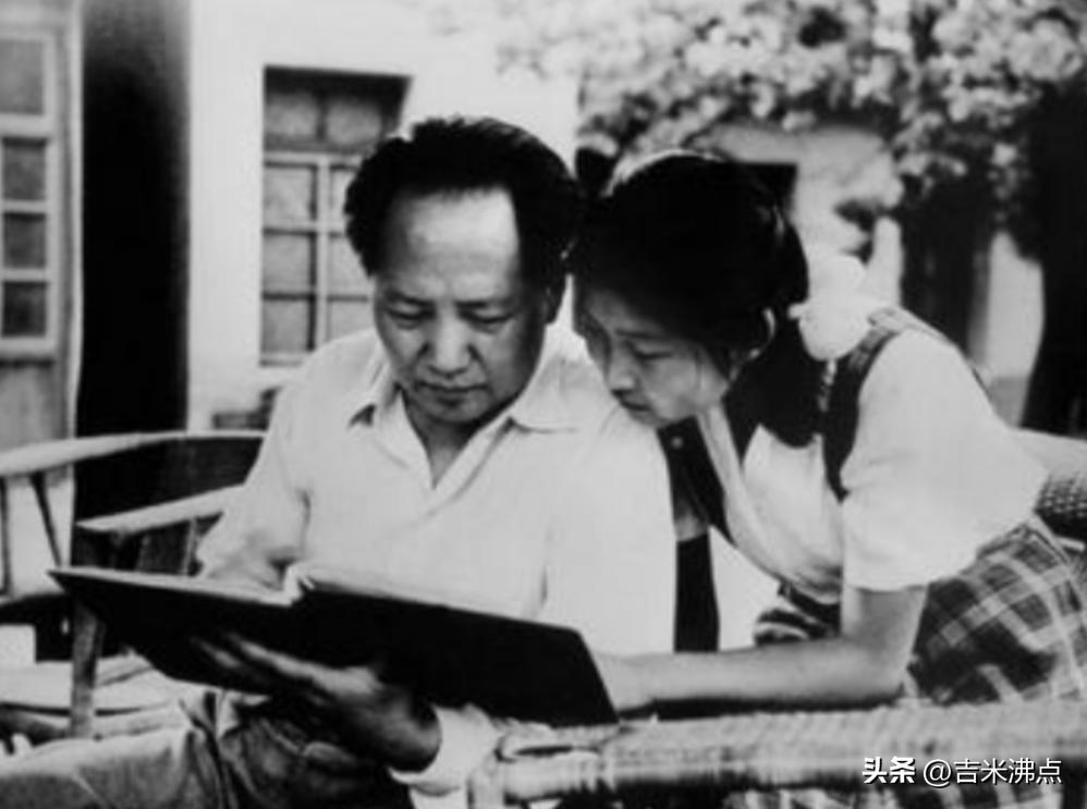 香山没见她，手迹查无此四字，档案里写得明明白白。
最近翻了几本老书，又看了中央档